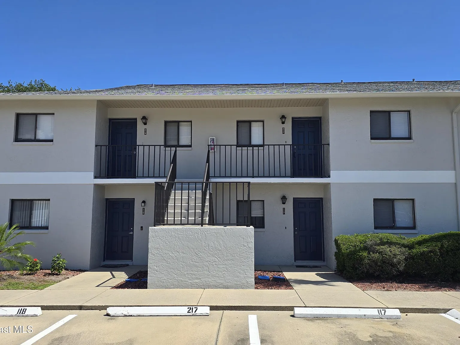 2 bed, 2.0 bath, 928 sqft, $1,550 — Photo 1
