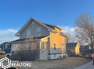 408 6th Ave, Grinnell, IA 50112