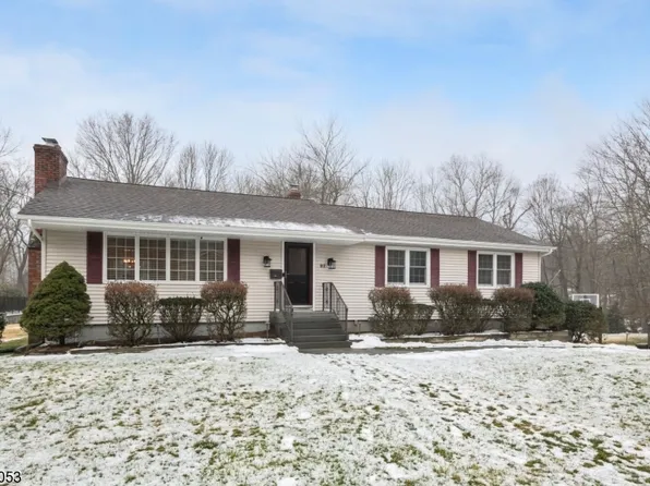 92 Elbrook Dr, Allendale Boro, NJ 07401