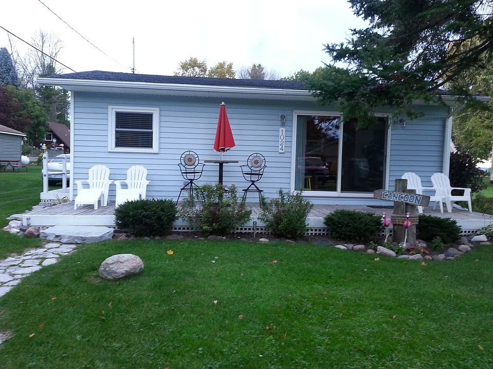 Lake Huron access cottage