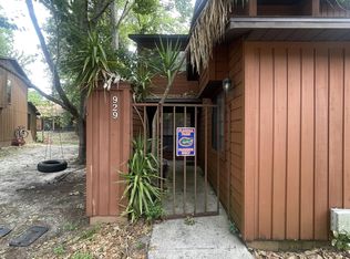 929 SW 56th Ter, Gainesville, FL 32607