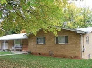 2260 Willow Dr, North Huntingdon, PA 15642