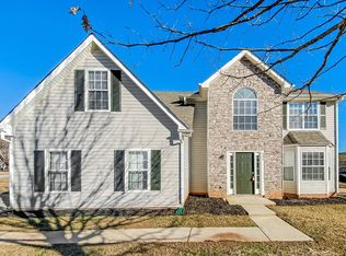 898 Tara Bnd, Hampton, GA 30228