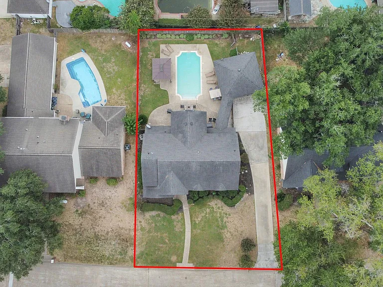 1807 Saddlecreek Dr — Photo 28