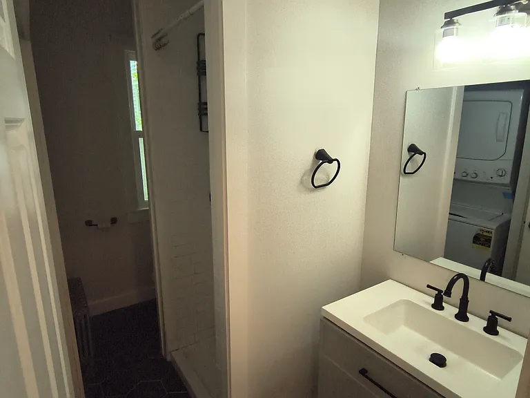 360 Elm St #1 — Photo 40