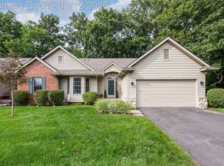 6000 Northridge Hills Dr, Brighton, MI 48116