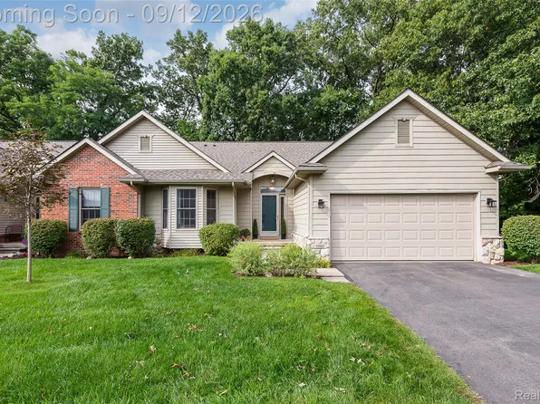 6000 Northridge Hills Dr, Brighton, MI 48116