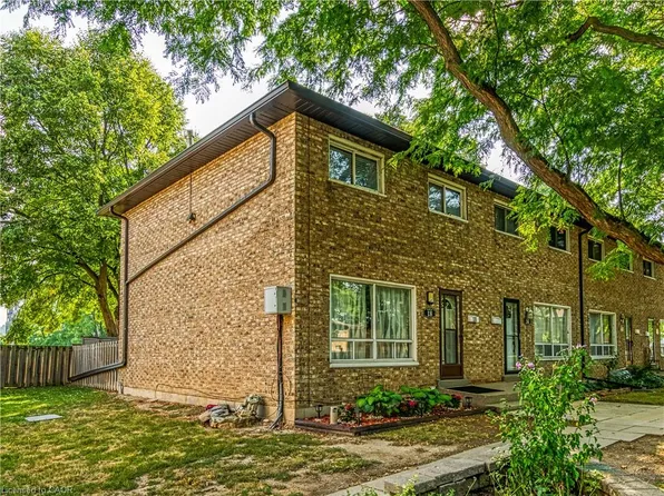 18 Riverdale Dr, Hamilton, ON L8E 1J8