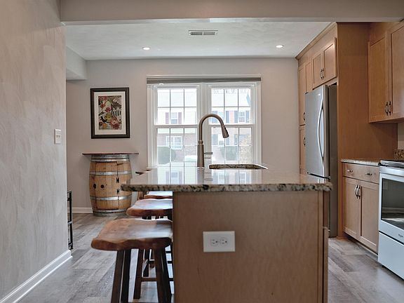 5th image of 2714 Newton Ct