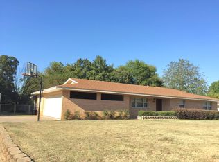 2811 Royal Dr, Kilgore, TX 75662