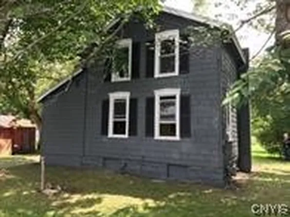 49 Prospect St, Central Square, NY 13036