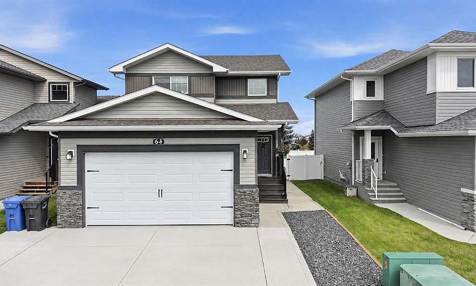 1st image of 64 S Henderson Cres
