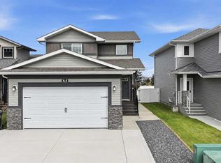 64 S Henderson Cres, Penhold, AB T0M1R0