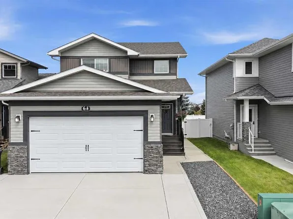 64 S Henderson Cres, Penhold, AB T0M 1R0