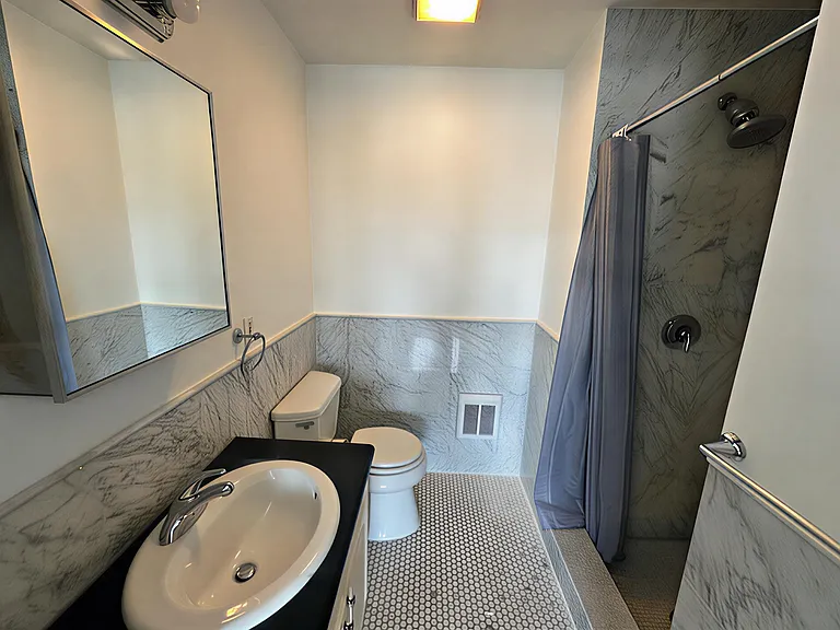 61 Village Rd N #5A — Photo 8