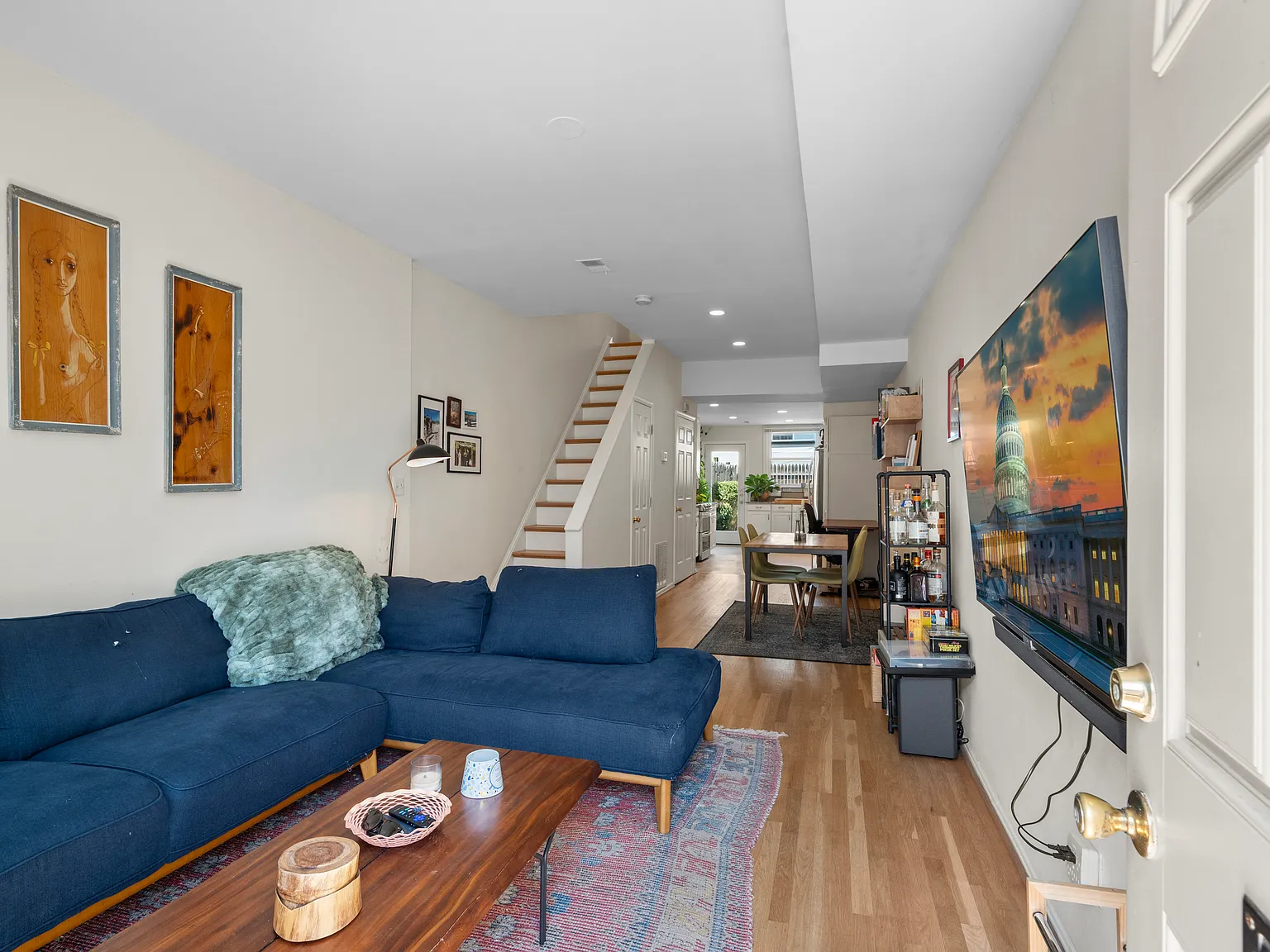 2 bed, 984 sqft, $3,800 — Photo 4