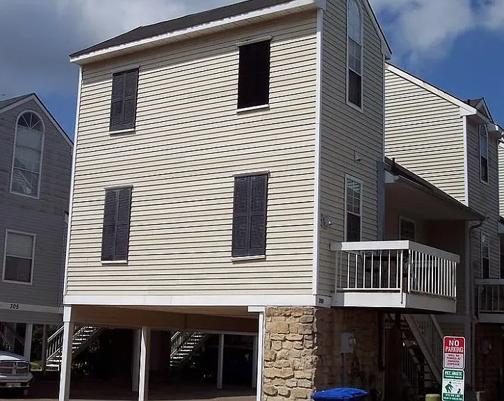 301 Settlers Park Dr #301 — Photo 1