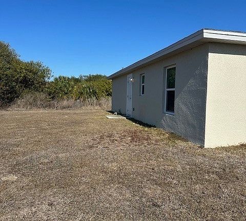 2nd image of 7065 Berwick Cir