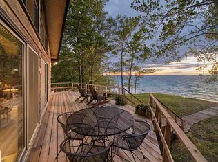 4574 W Fox Farm Rd, Manistee, MI 49660