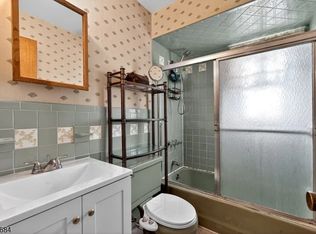 162 Dundee Ave FLOOR 2, Paterson, NJ 07503