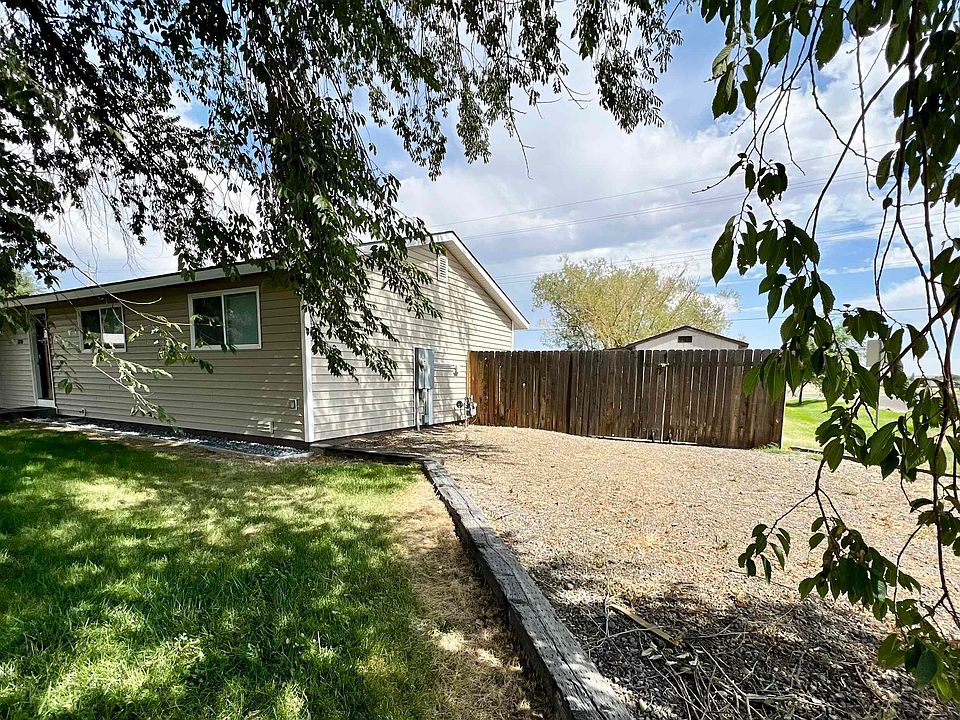 3776 NW Carolyn Pl, Mountain Home, ID 83647 | Zillow