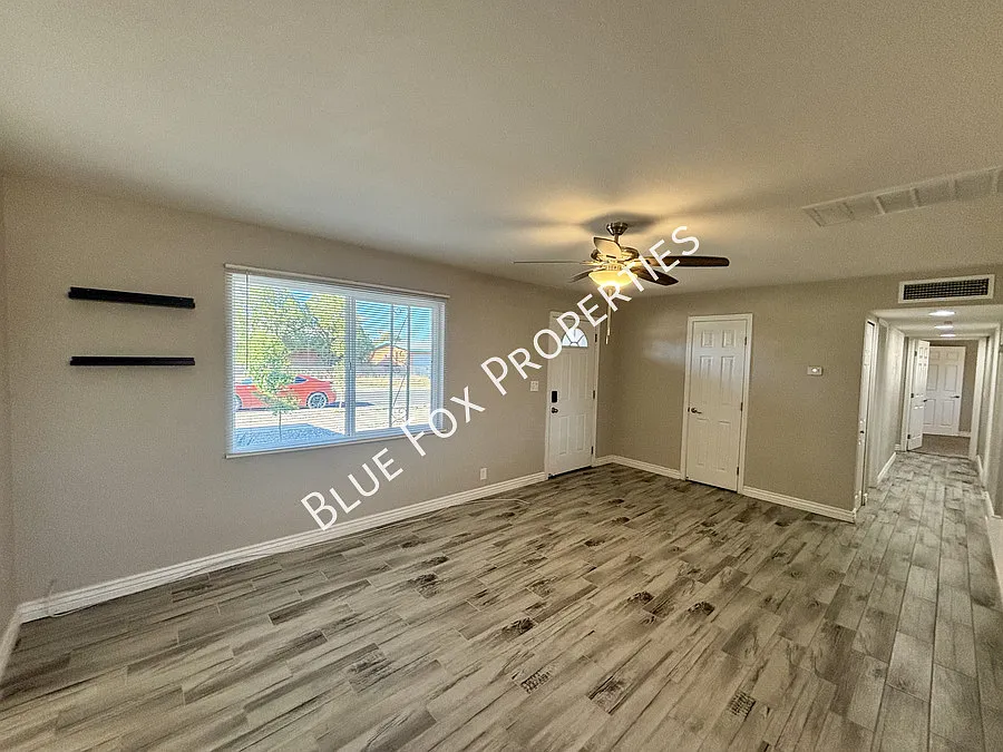 5711 East 13th Street — Photo 4