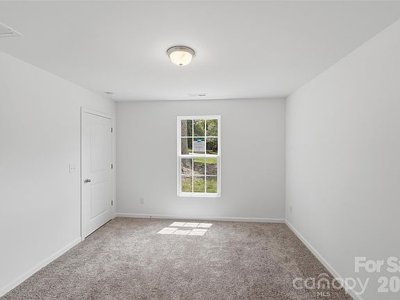 4th image of 418 Kershaw St