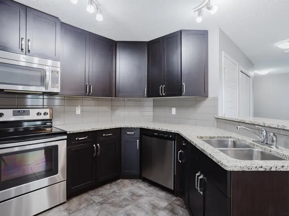 14007 164th Ave NW, Edmonton, AB T6V 0K6