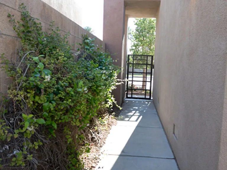 9205 Guggenheim Ct — Photo 29