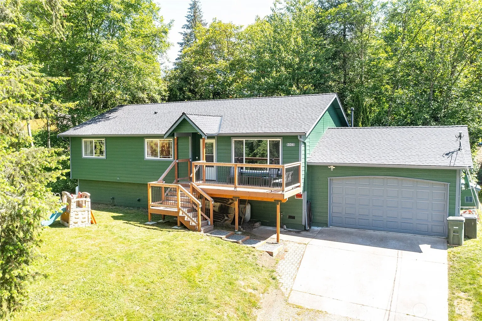 336 Ridgeway Place photo 1