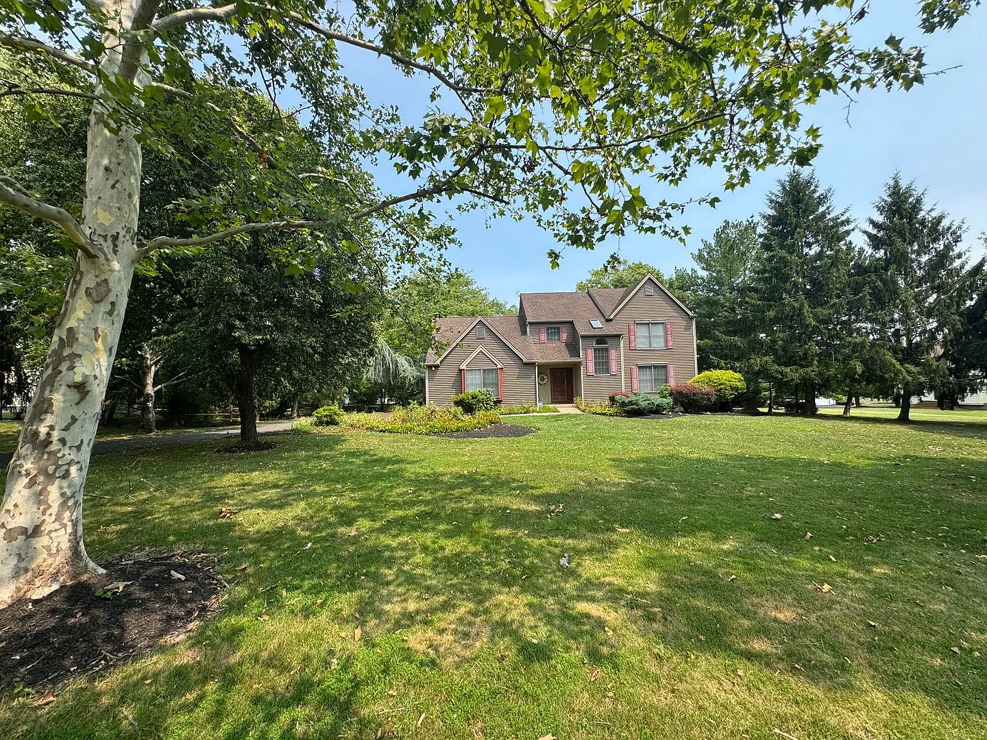Montgomery Township 3 Bedroom 2.1 Bath Colonial with loft for rent $3,200/month — Photo 4