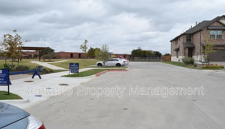 1247 Wiltshire Dr — Photo 23