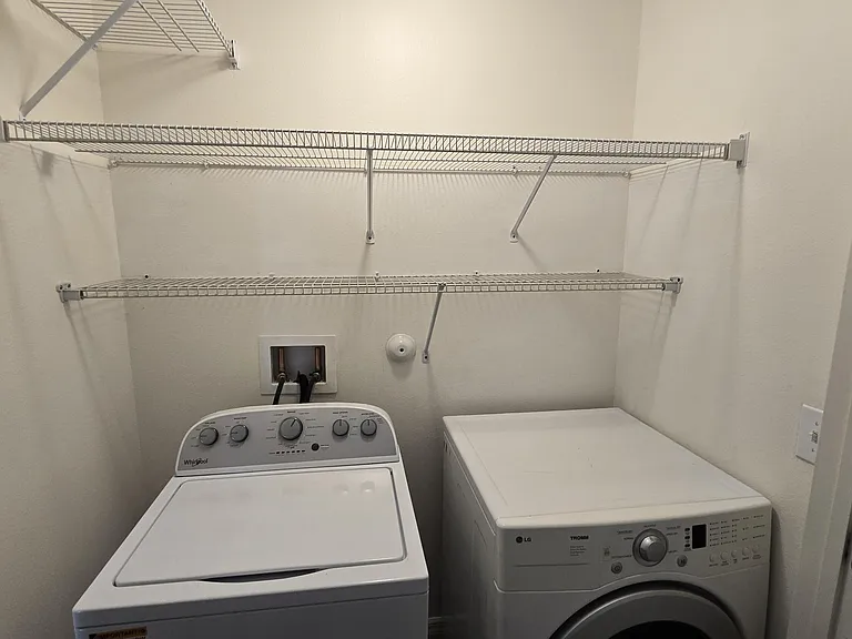 1832 SW Cameo Blvd — Photo 5