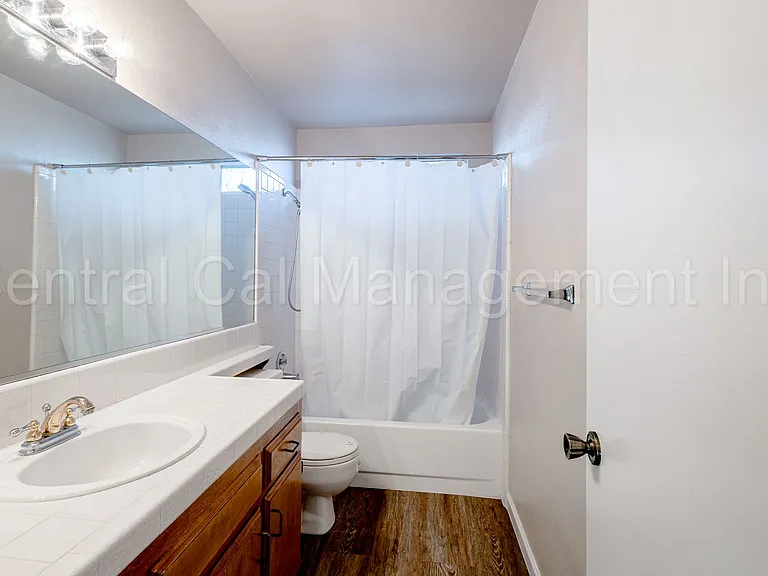8004 Rushing River Ct — Photo 20
