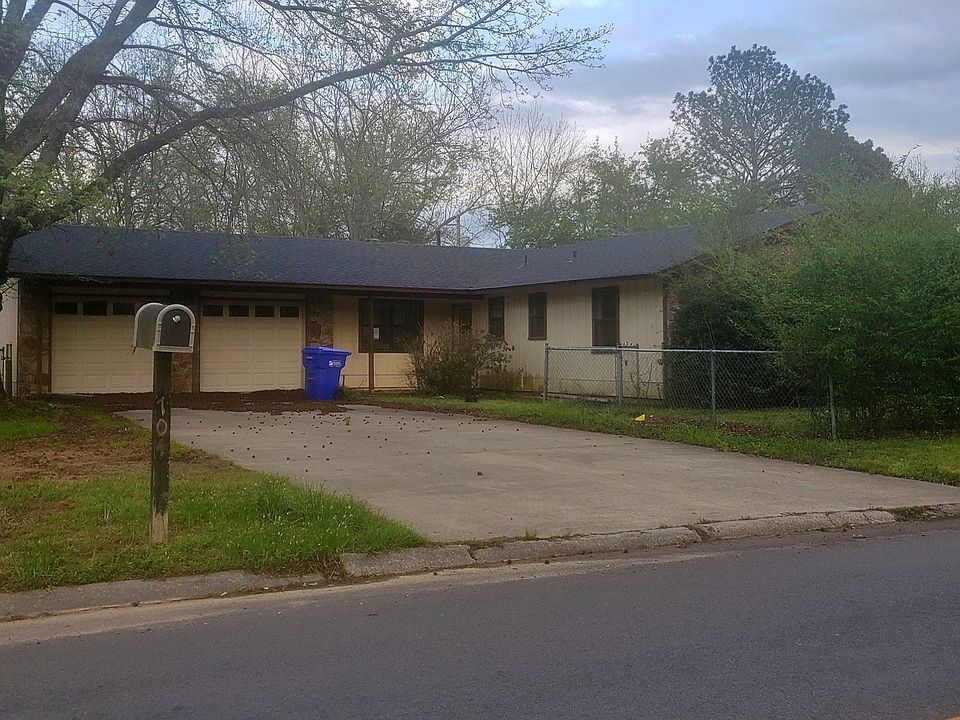 2nd image of 704 S Davis St