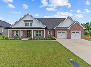 332 Lakes Dr, Enterprise, AL 36330
