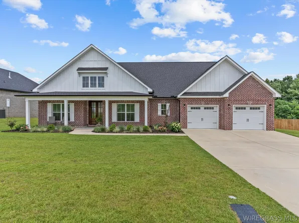 332 Lakes Dr, Enterprise, AL 36330