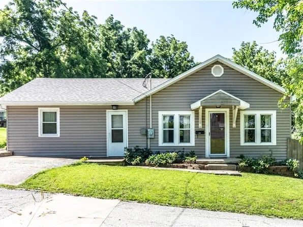 120 W Oak St, Warrensburg, MO 64093