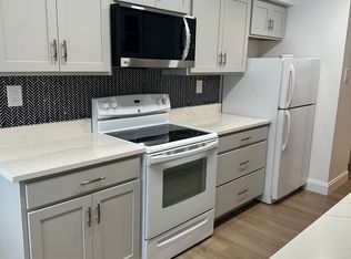 13 Ashley Ct, Marlton, NJ 08053