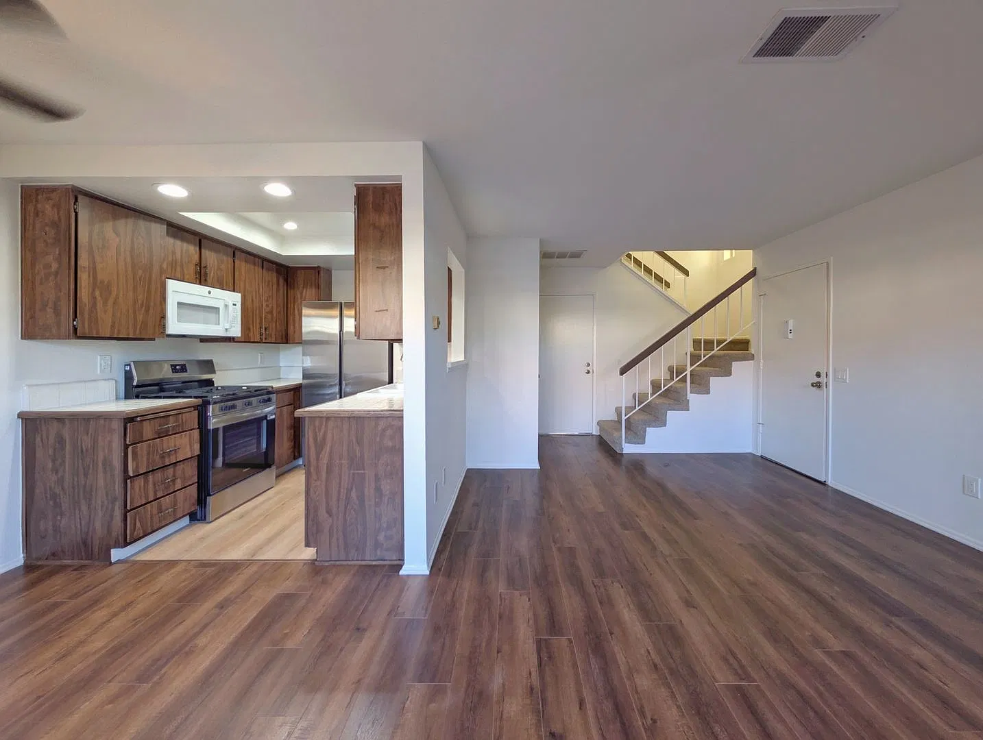 17122 Lynn Lane — Photo 3