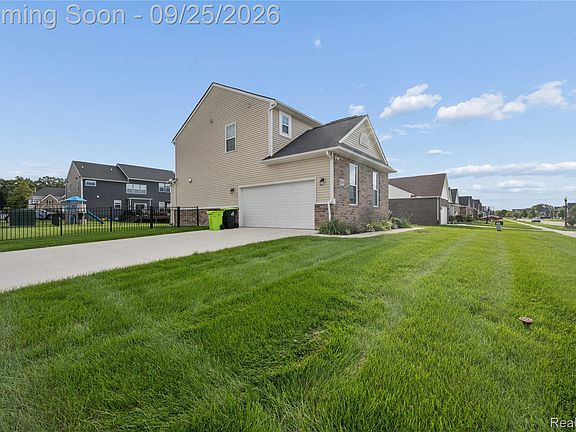 3rd image of 24886 Canoe Dr