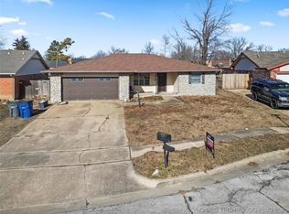 10727 E 26th Pl, Tulsa, OK 74129
