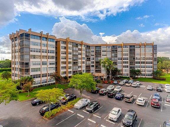4th image of 1200 Saint Charles Place #706