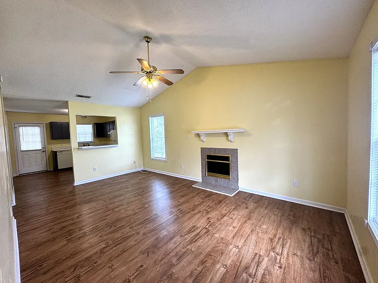 981 W Pueblo Dr — Photo 3