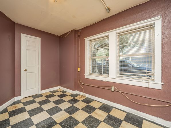 charleston-south-carolina-440949264 picture