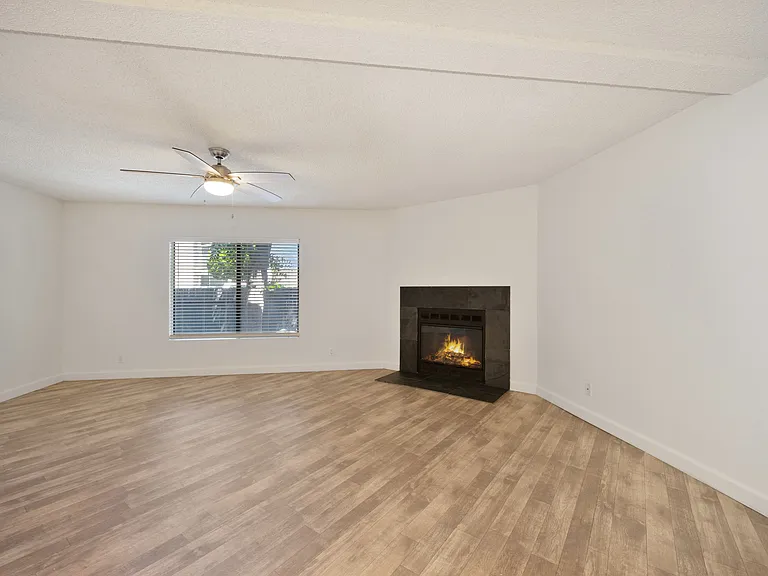 315 Acacia Ave — Photo 13