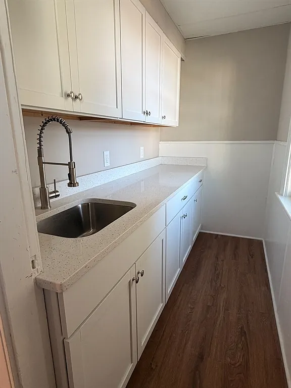 3 bed, 1.0 bath, 1200 sqft, $2,000 — Photo 4