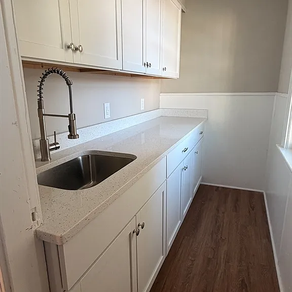 4 Vernon Ter #2 — Photo 4