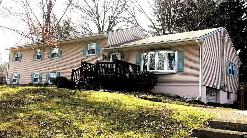 1st image of 32 Birchwood Dr