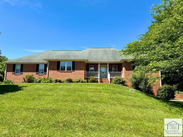 26 Scotchtown Ct, Martinsville, VA 24112